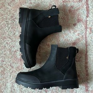 Like-new Bogs Waterproof Chelsea Boots Sz 8